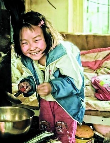 最美小女孩的正能量故事图片